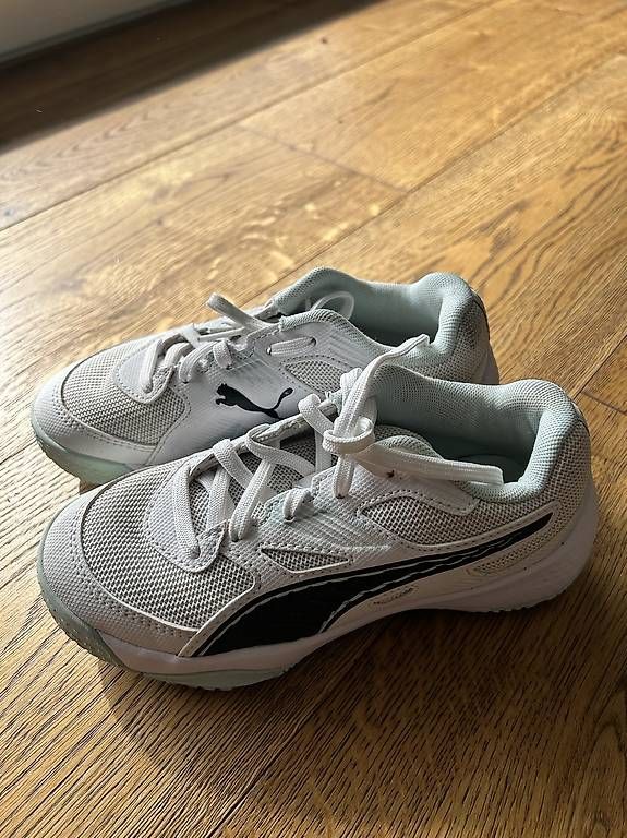 Chaussures garçon: Turnschuhe Puma Solarflash Gr. 31 – D'occasion à Egnach par Theblackcrow