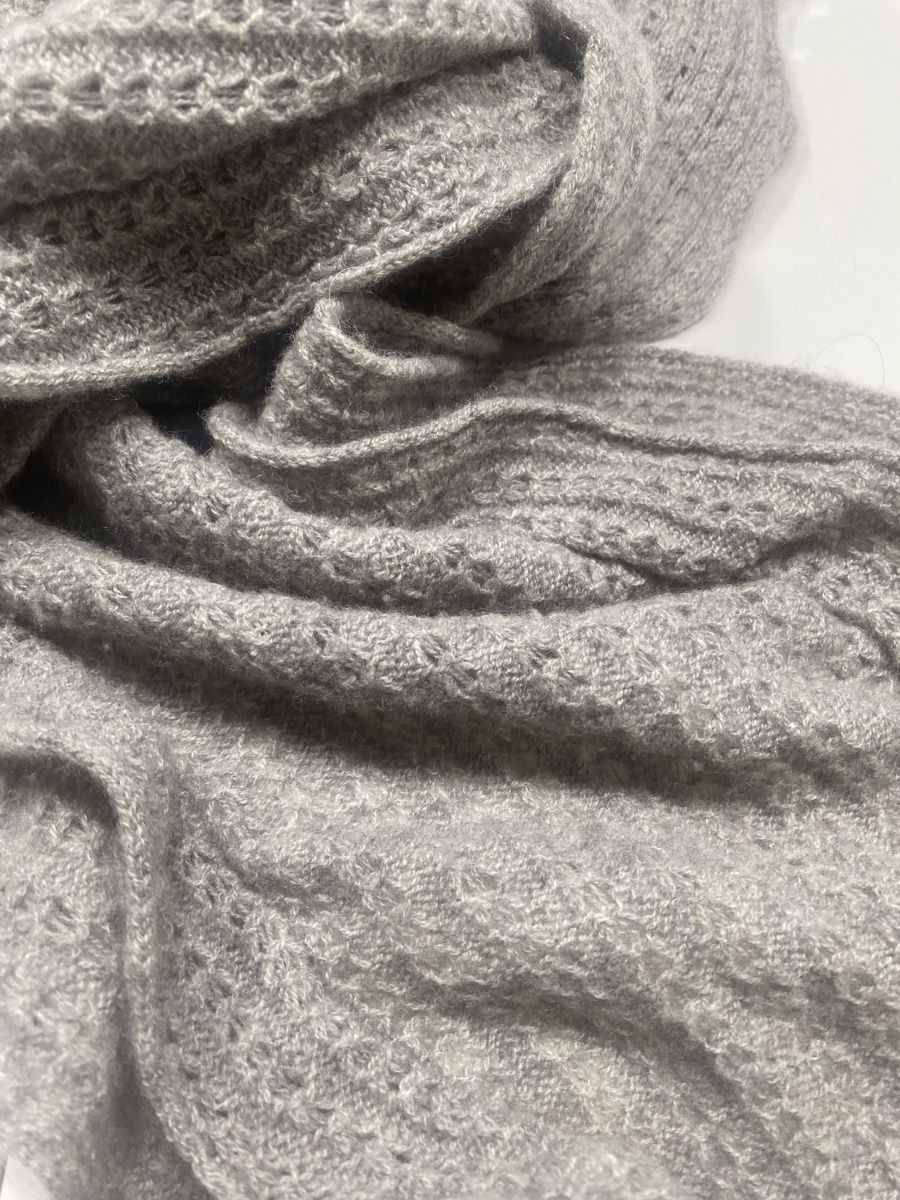 Repeat Foulard & Sciarpe: Repeat 100% Kaschmir Schal 🌸 – Usato da Opfikon venduto da Luis144 4