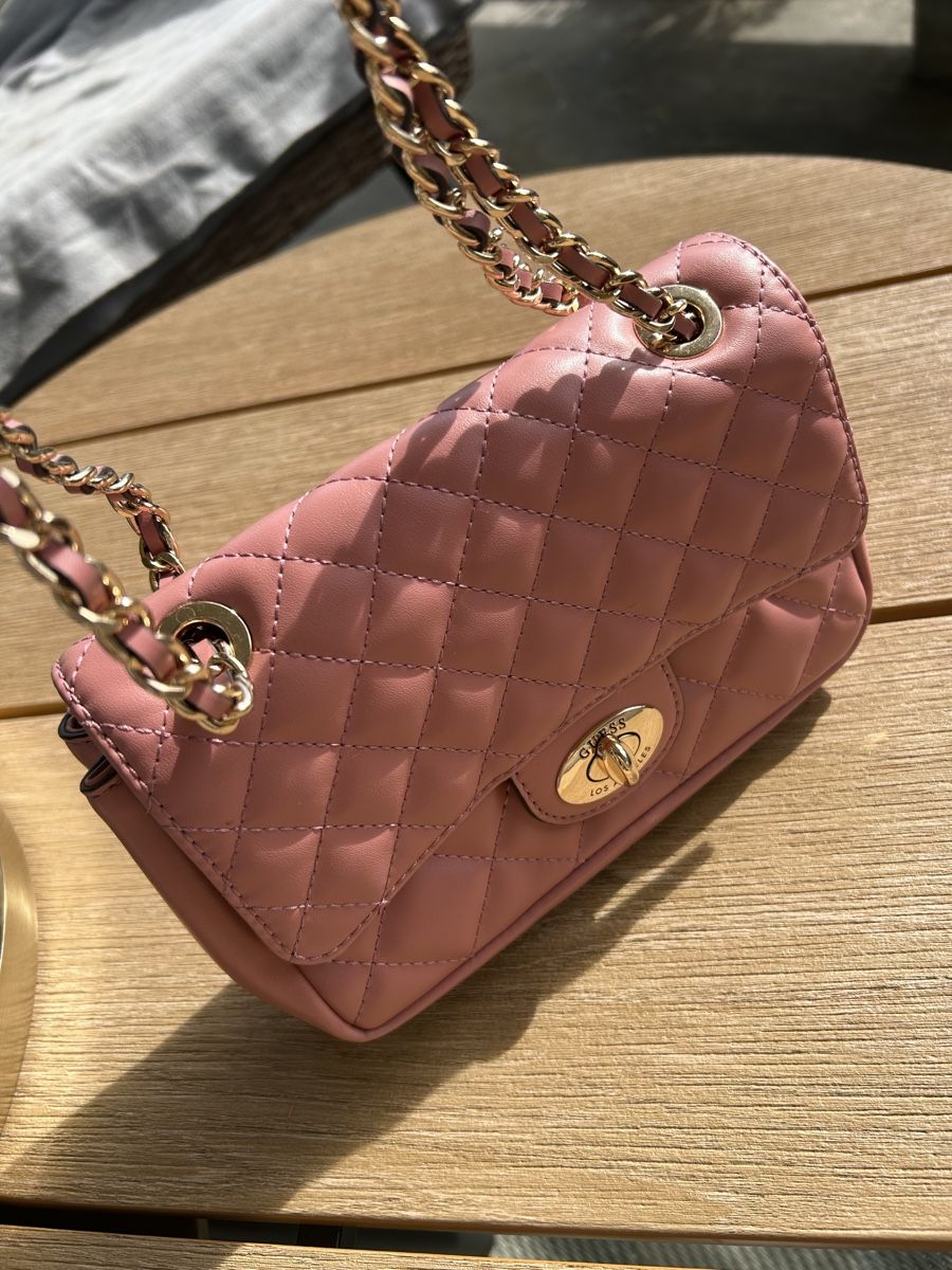 Guess Taschen für Damen: Rosa Guess Tasche neu – Neu (gemäss Beschreibung) aus Egerkingen von thelifeofpablo 1