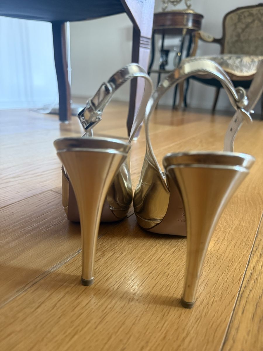 Prada Damenschuhe: Prada peep toe gold sandals – Gebraucht aus Zürich von ste_8889 2