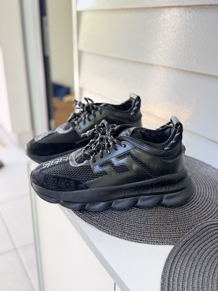 Versace Scarpe da uomo: Versace Chain Reaction Baskets Noir Taille 43 Occasion – Usato da Schlieren venduto da Zakram