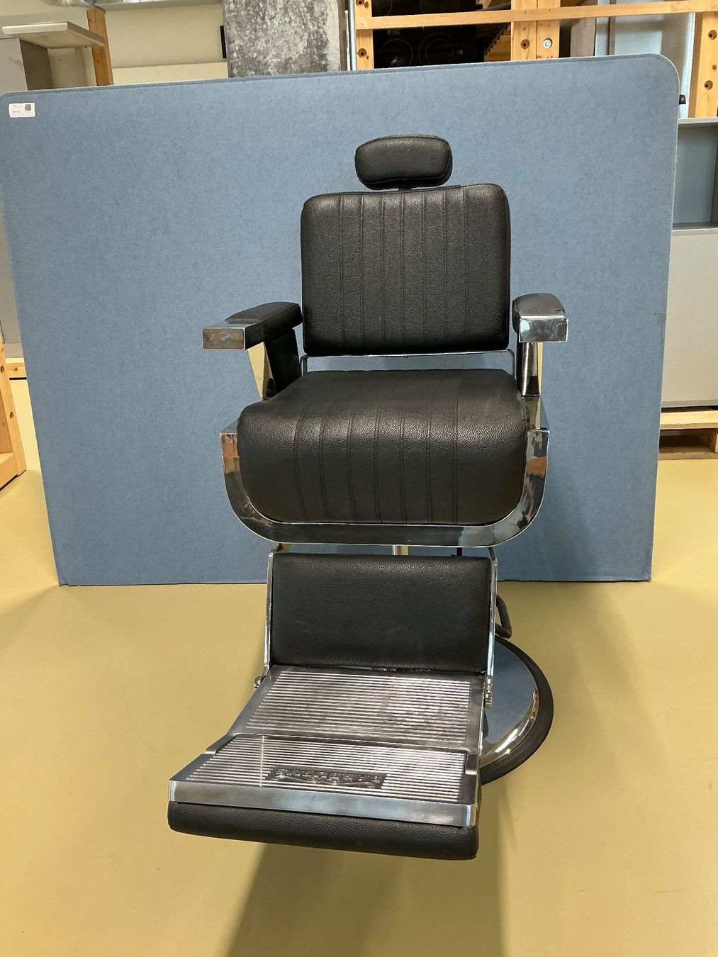 Lettini & sedie per cosmetici: Barberstuhl BARBURYS – Usato da Zug venduto da Bauteile-Zug 3