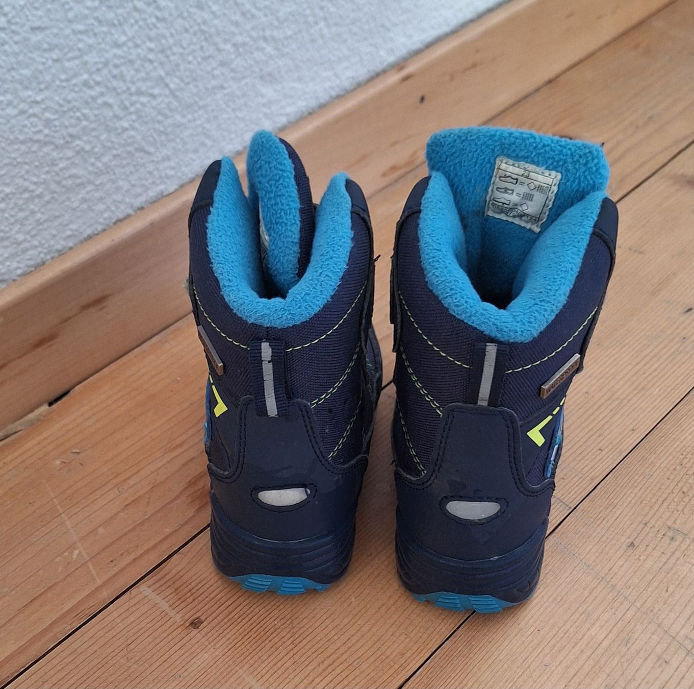 Chaussures hommes: Winterschuhe Grösse 23 – D'occasion à Bern par _finnjagfe_ 2