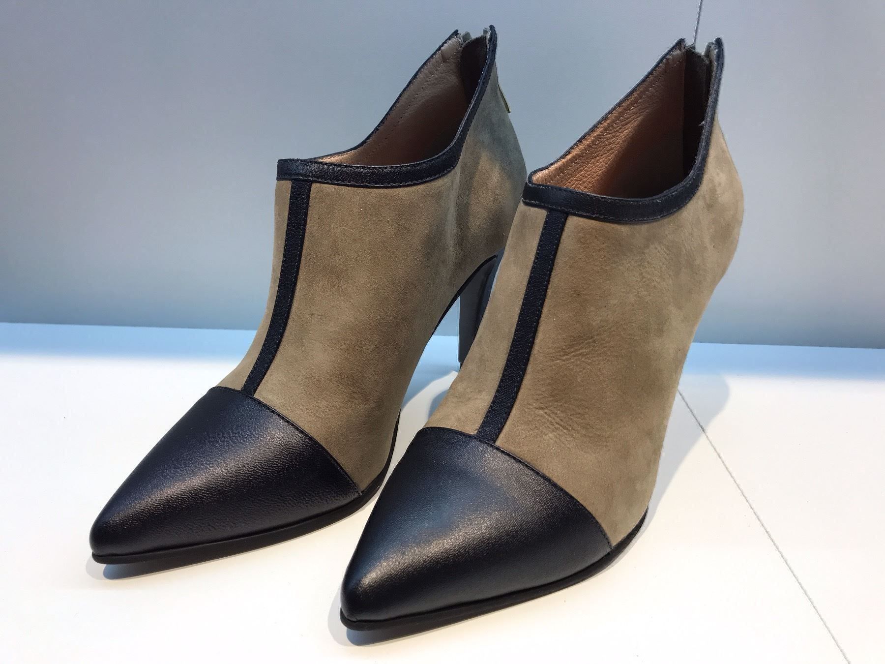 Scarpe da donna: Damen Leder Stiefeletten Grösse 35 – Nuovo e nell'imballaggio originale da Rengg venduto da Colomo