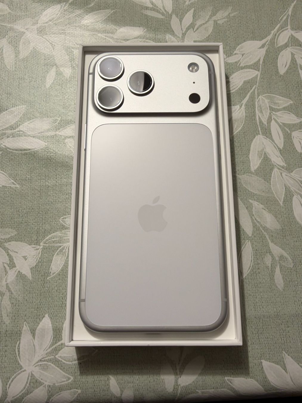 Apple Telefoni cellulari / Smartphones: iPhone 17 Pro Max 256 GB – Usato da Galmiz venduto da Vual