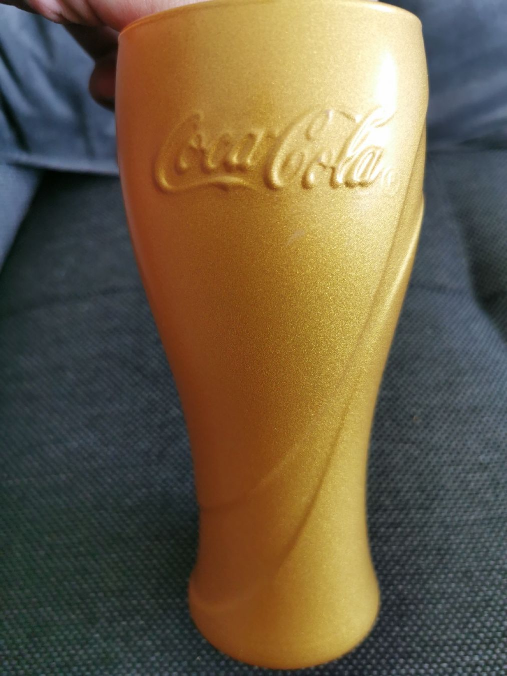 Coca-Cola Verres: Coca Cola Sammelglas 2018 Gold – D'occasion à Buchs SG par and_s6ps 2