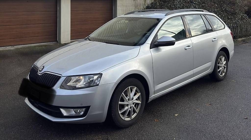 Skoda Automobili: SKODA OCTAVIA 1.6 Kombi – Usato da Liebefeld venduto da Thunplayaz