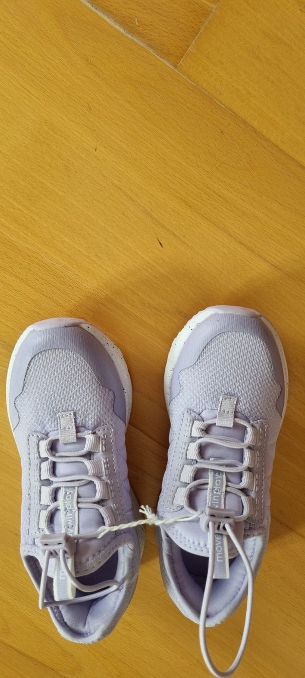 Scarpe per ragazzi: Kinder Sneakers Gr.30 – Nuovo (secondo la descrizione) da egliswil venduto da Maggy6
