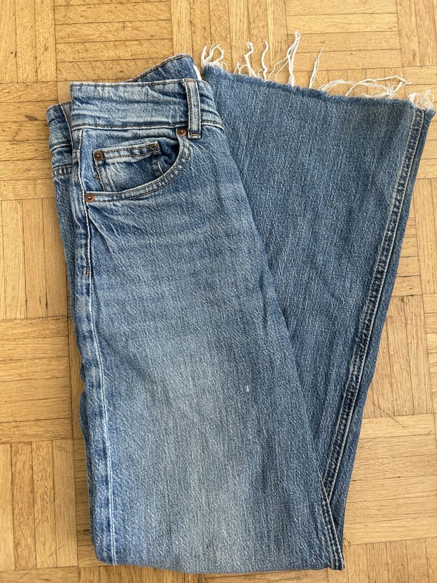 H&M Jeans: H&M Jeans hellblau weit geschnitten Grösse 34 – Usato da Bern venduto da Vintage_Flexu 4