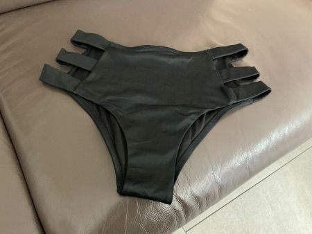 Schwarze Bikini Hose mit Details, Grösse S, Hunkemöller