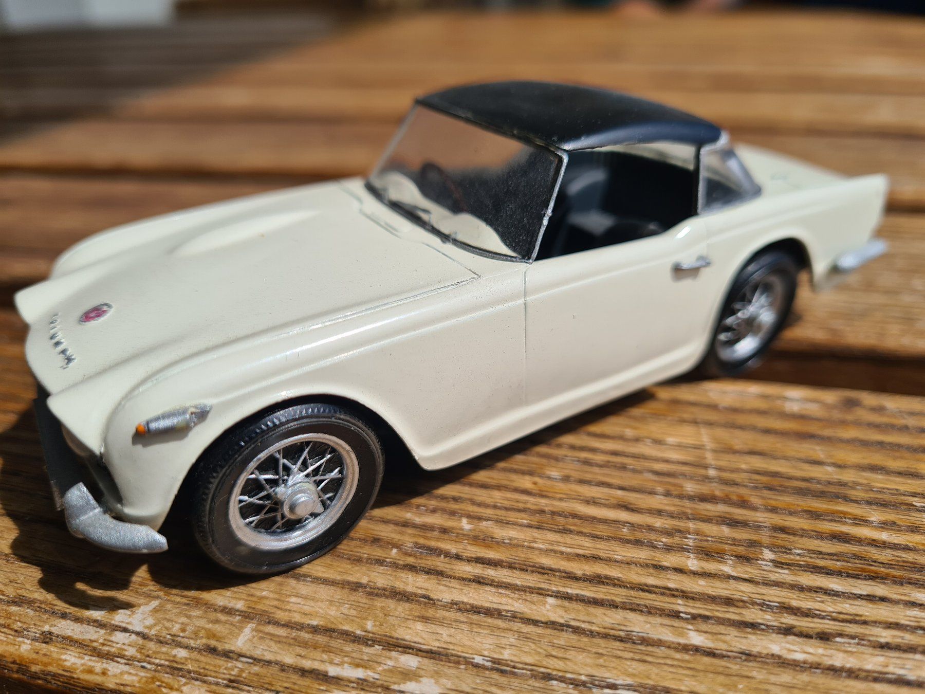 Triumph Modellini d'auto: AIRFIX 32 SCALE Triumph TR4A – Usato da Basel venduto da Solarbebop 1