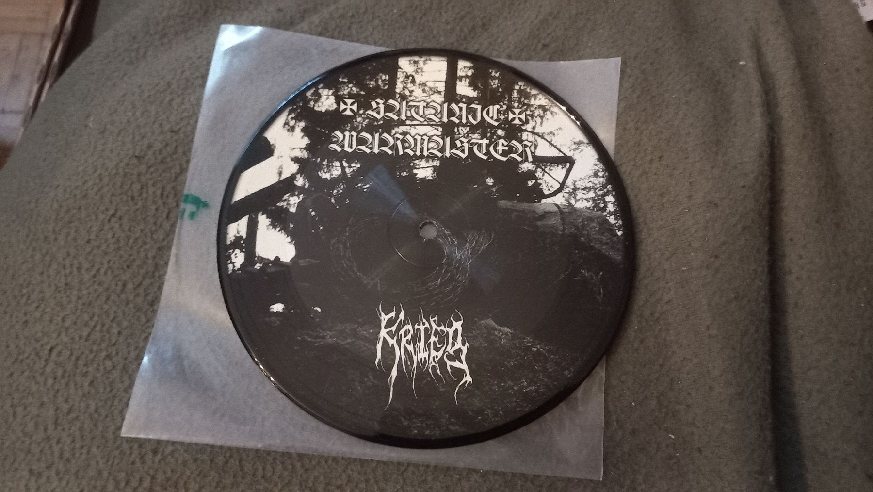 Dischi in vinile: Satanic warmaster/Krieg-Split Pic 7"Vinyl Single Black Metal – Usato da Olten venduto da Donatello1984