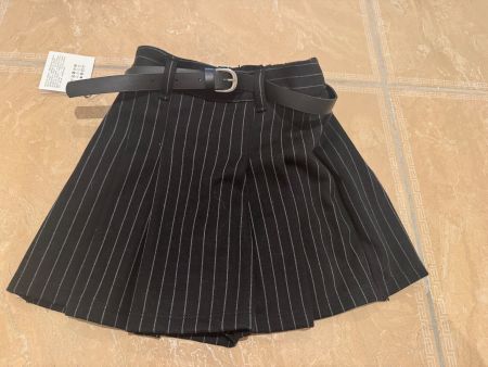 Zara neuer Nadelstreifen Hosenrock, 6J 116(7J)