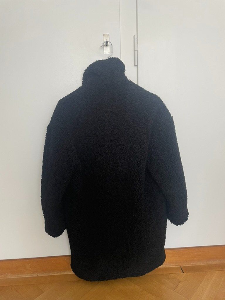 Cappotti: Zara Teddyfell Mantel schwarz – Usato da Bern venduto da sim_g75j 1