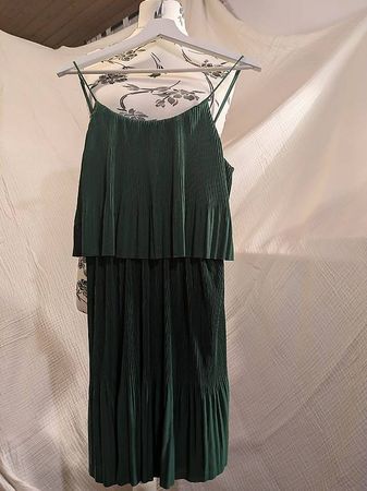 Festliches Kleid in Lamellenoptik, Grösse S