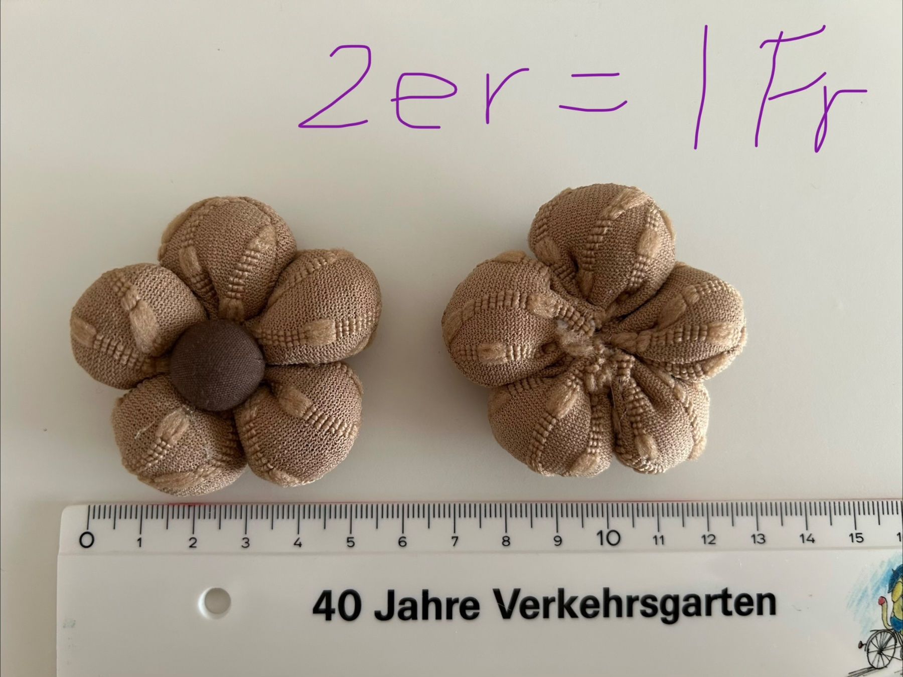 Toutes les décorations: Fabric Flowers & Decorative Accessories – Neuf avec emballage d'origine à Basel par lau_982w 1