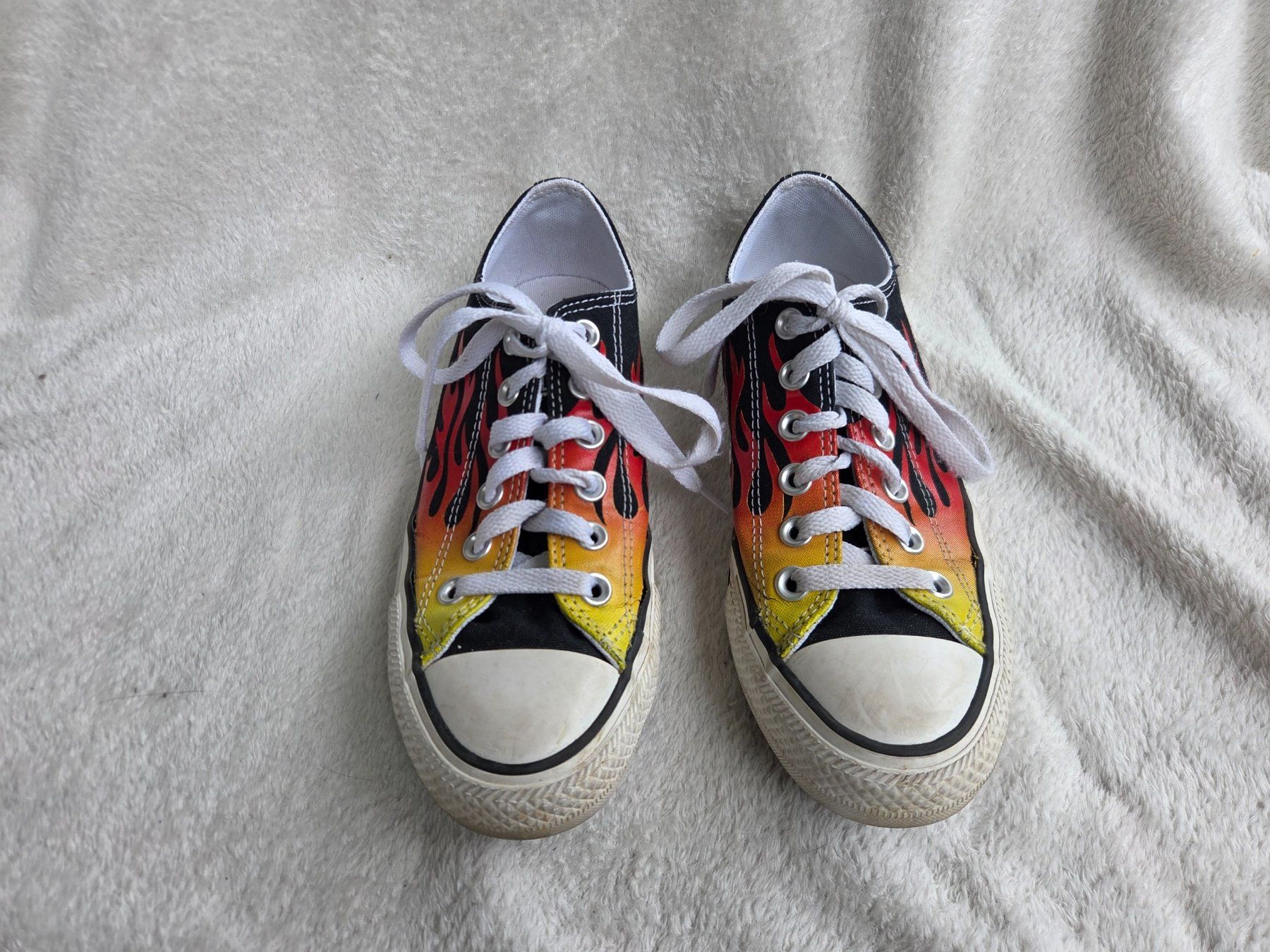 Converse Scarpe da uomo: Baskets  Converse Chuck Taylor All Star Low Flames EU 37 – Usato da Gland venduto da Vee_0 1