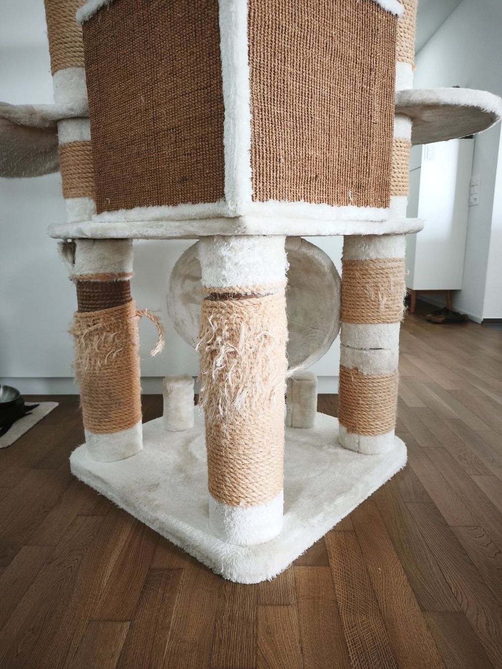 Tiragraffi: Hochwertiger Pethomes Kratzbaum/Katzenbaum  192 cm – Usato da Niederrohrdorf venduto da RainerW79 8