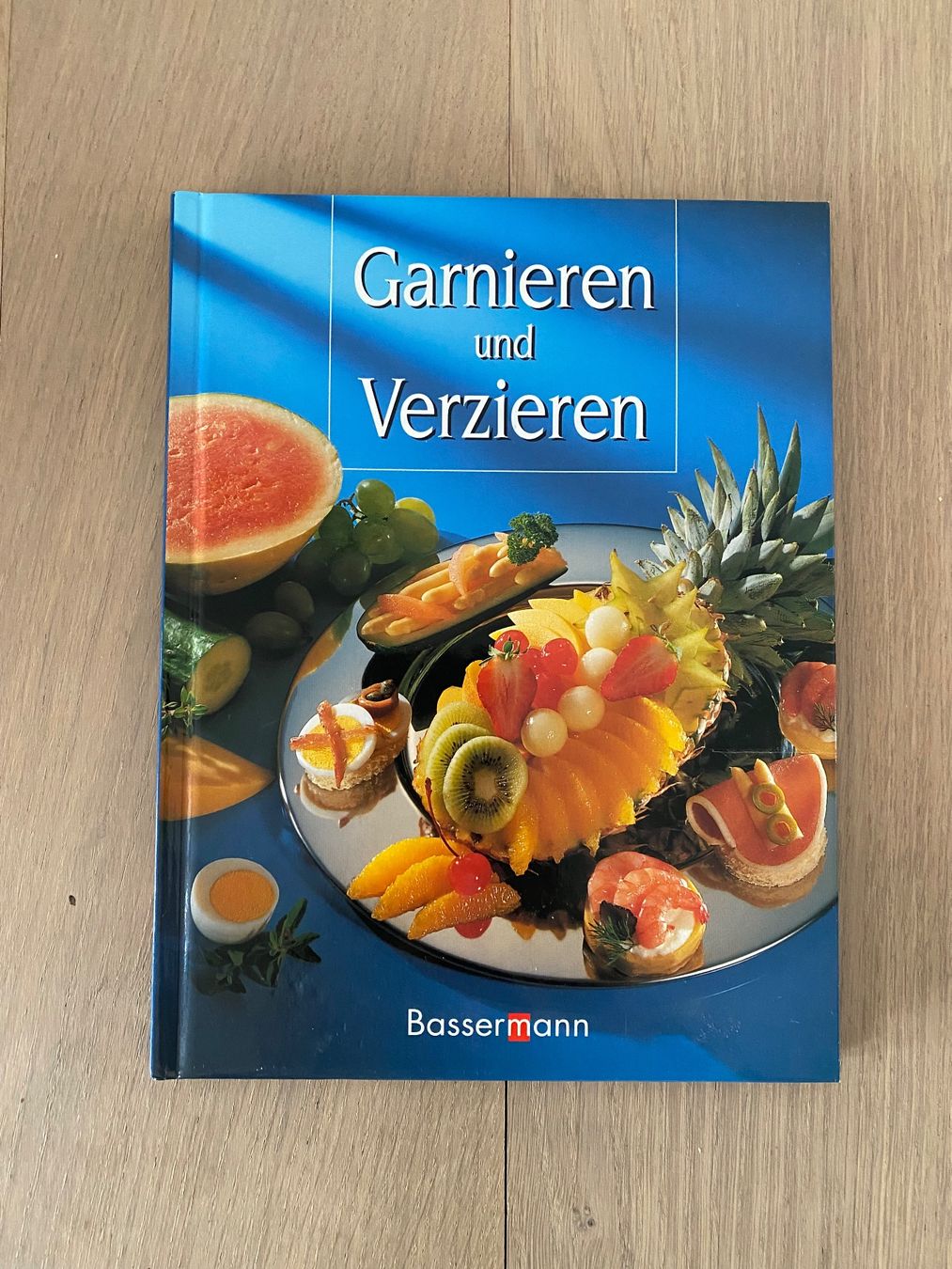 Libri: Buch Garnieren und Verzieren – Usato da Schlieren venduto da vivid_wrld