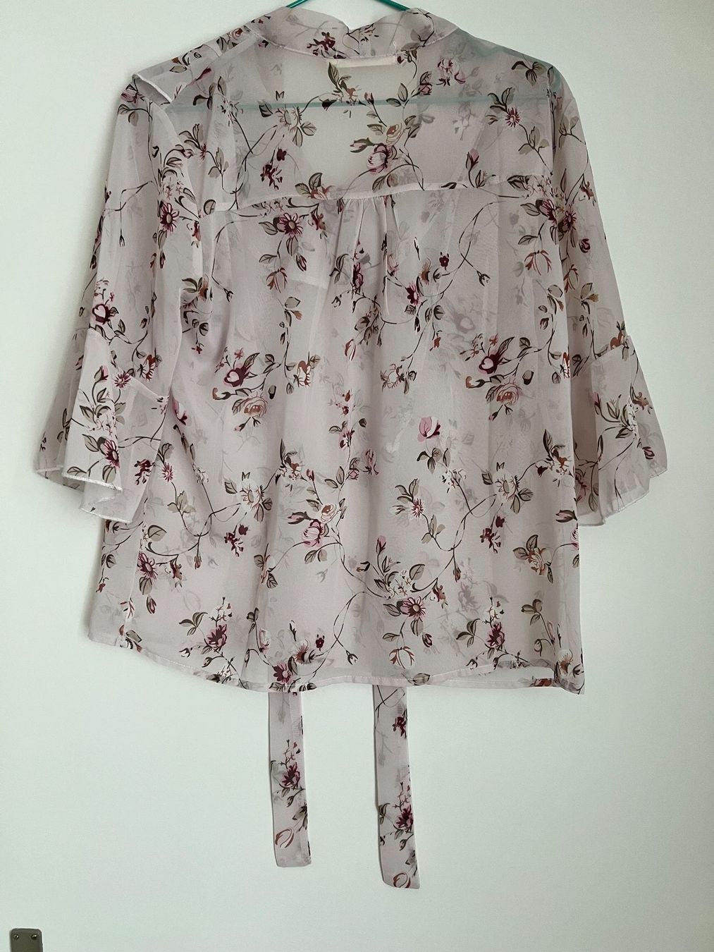 Camicette: Feminine Bluse mit Blumenmuster Gr. M – Usato da Zürich venduto da lexi_alex 2