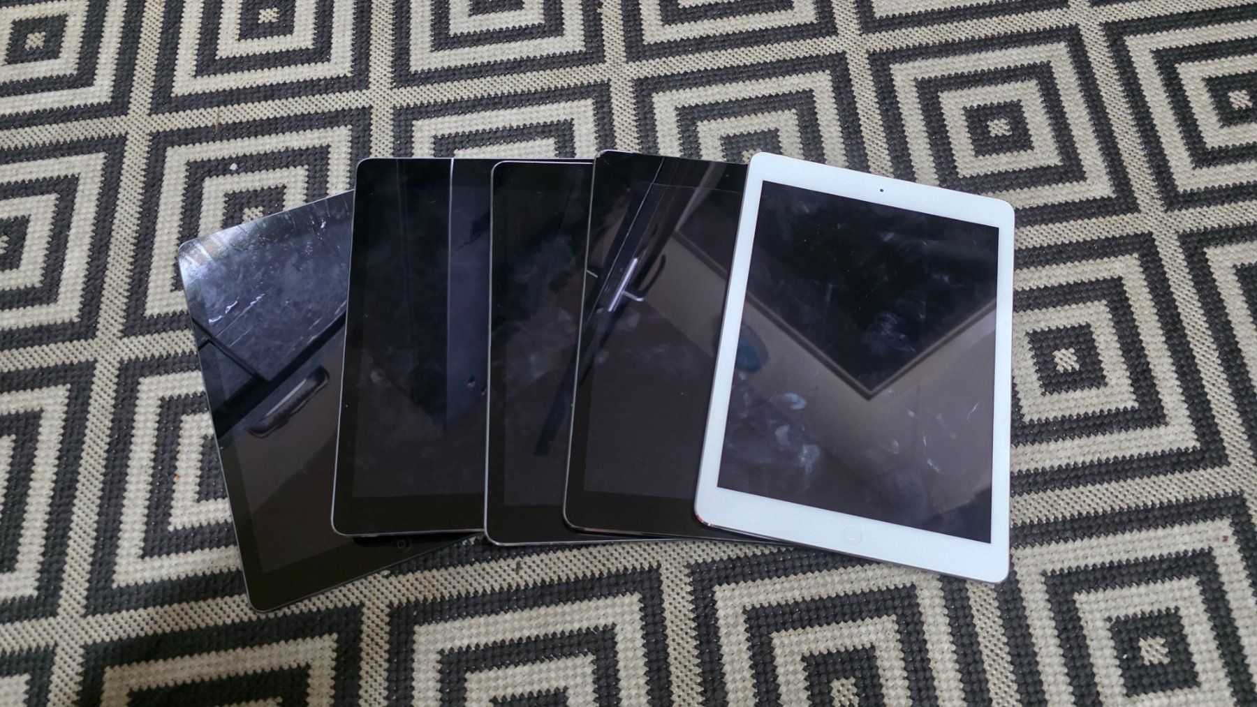 Apple Tablettes PC: Apple iPad 9 – Défectueux à Buchs SG par nefi022
