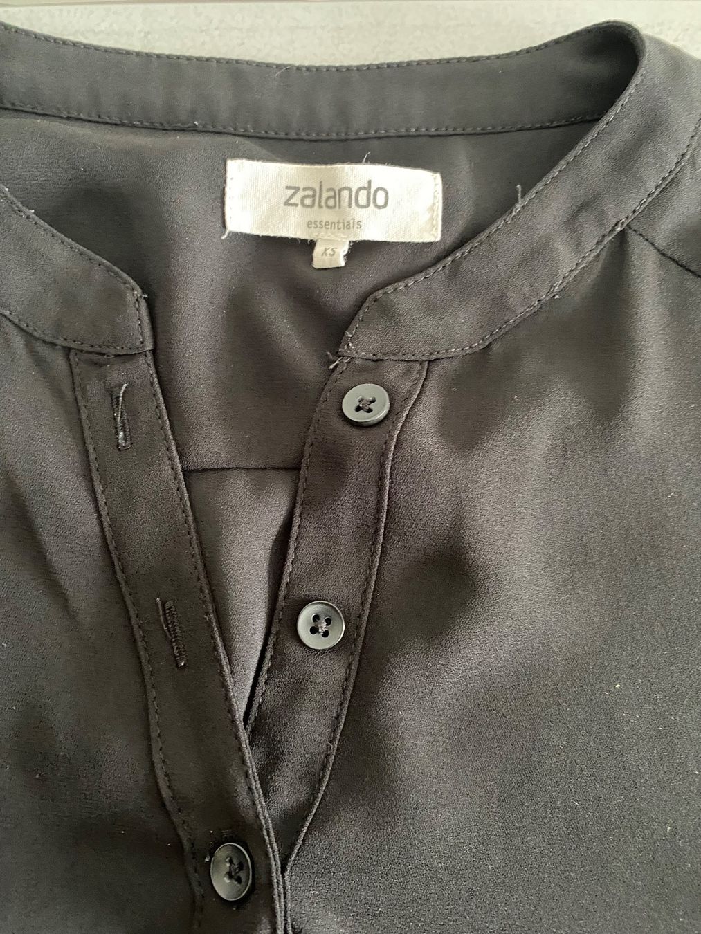 Blusen: Bluse schwarz xs – Gebraucht aus Herrenschwanden von Cate67 1