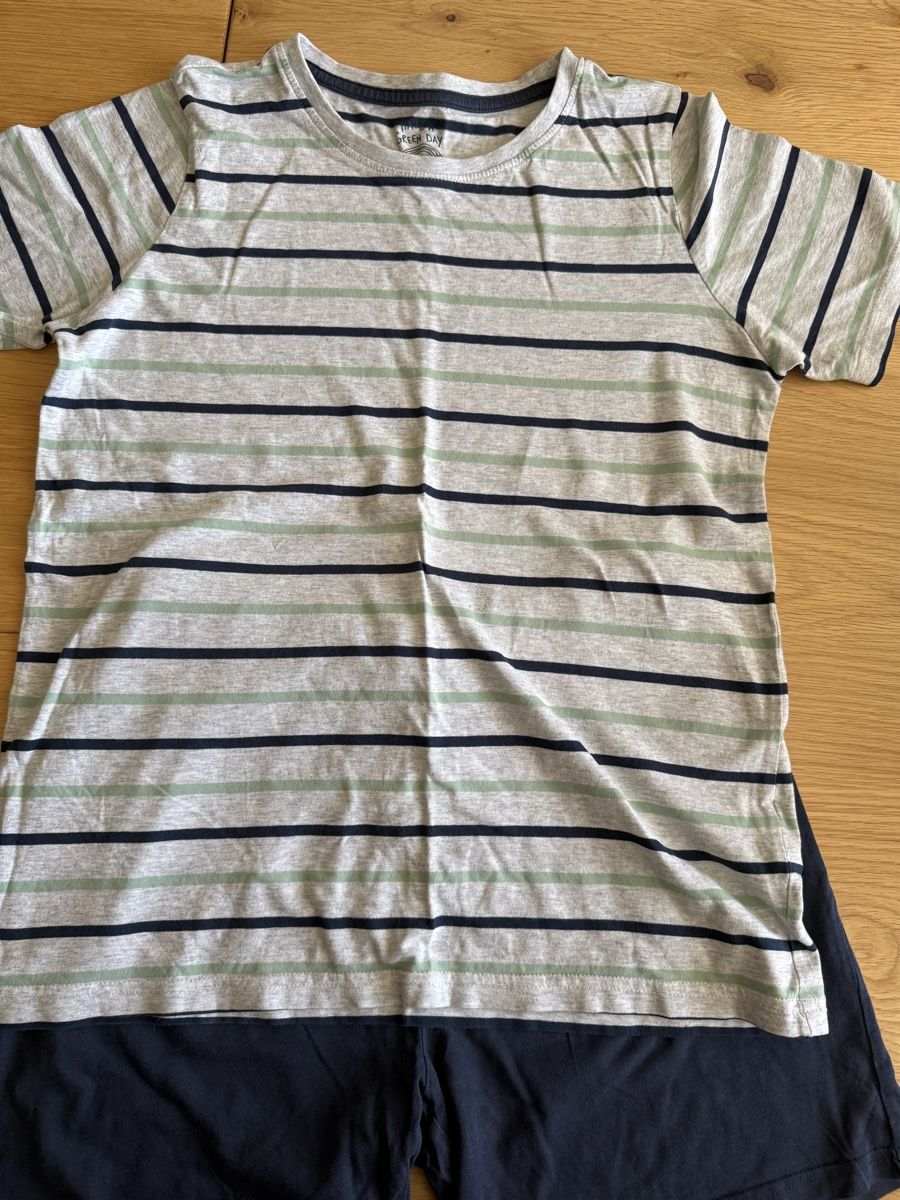 Pyjamas: Pyjama gestreift Grösse 158/164 – D'occasion à Thun par Vesna27 1