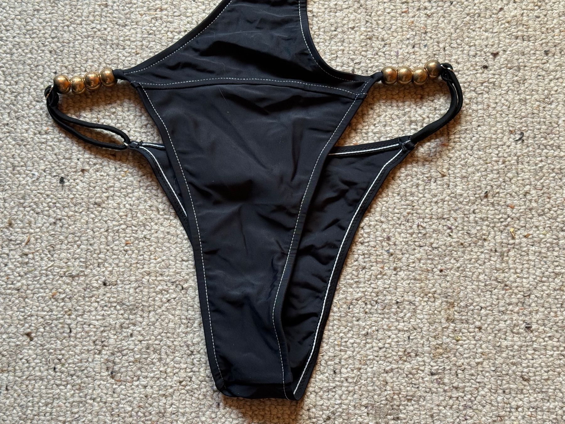 Costumi da bagno & Bikini: Badeanzug schwarz mit Perlen Grösse M neu – Usato da Hundwil venduto da Sandysan1702 1