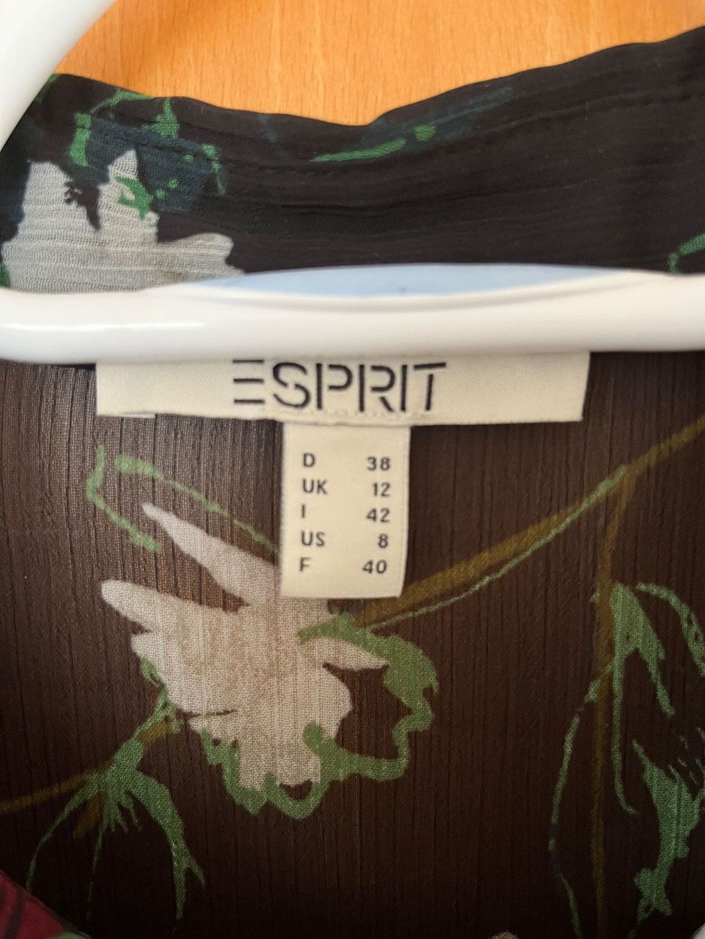 Esprit Blusen: Schwarze Bluse mit Blumenmuster, Grösse 38 Esprit – Gebraucht aus Kreuzlingen von zwergli05 4