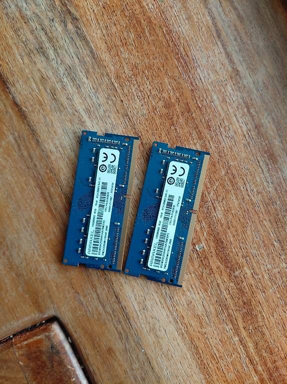 Mémoires / RAM: 16GB (2x 8GB)  DDR4 – D'occasion à Wangs par man_v2j2