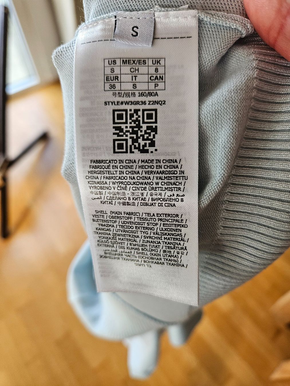 Guess Maglioni & Felpe: Neuwertiger GUESS Pulli Hellblau mit Logo-Aufschrift Gr. S – Nuovo (secondo la descrizione) da Bolligen venduto da SwissDutchy_1973 5