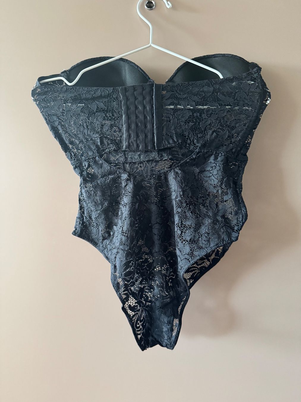 Altra biancheria intima: Schwarzer Spitzenbody, Cup 75B, sexy & elegant – Nuovo e nell'imballaggio originale da Emmen venduto da t_a_n88x 3