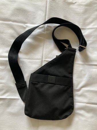 Cross-body black bag pouch LE TANNEUR