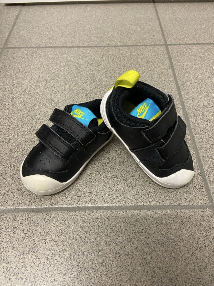Nike Schuhe für Jungen: Sneaker Nike 19.5 – Gebraucht aus Arbedo von gregmccooper