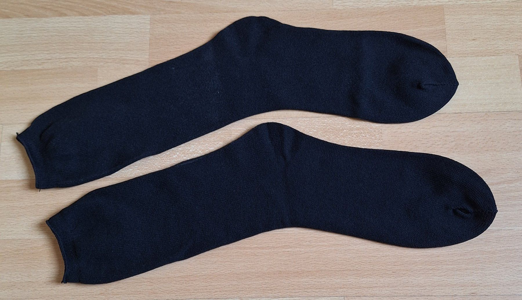 Calze: Schwarze Socken Grösse 39-42 neu – Nuovo (secondo la descrizione) da Wettingen venduto da Egro2