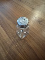 Salzstreuer Glas mit Metall Deckel Höhe 10cm