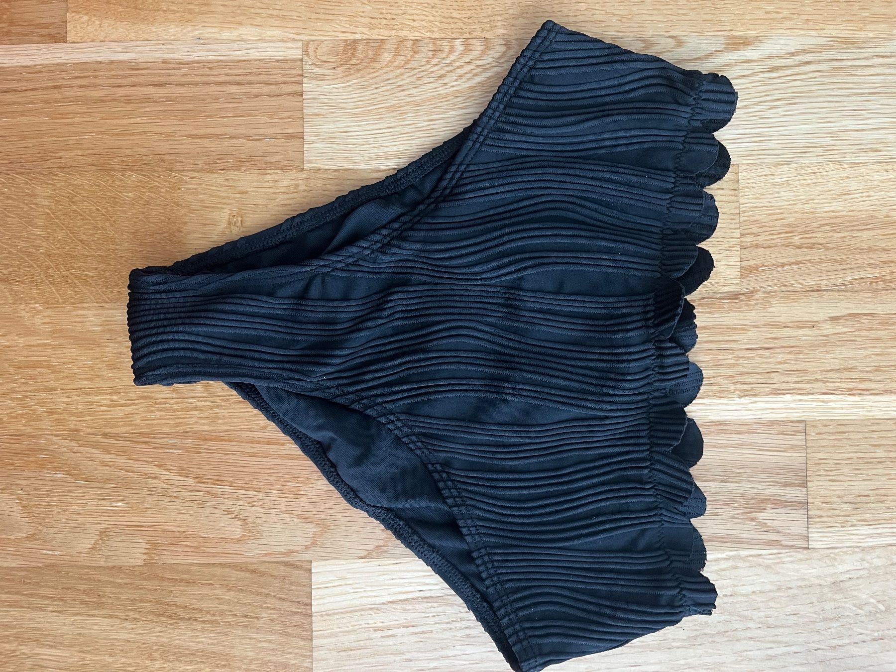 Costumi da bagno & Bikini: Schwarzes Bikini Grösse S mit Perlenträgern – Nuovo (secondo la descrizione) da Ebikon venduto da hor_gwb5 1