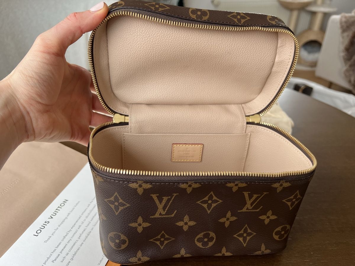 Louis Vuitton Custodie per cosmetici: Louis Vuitton Nice mini Monogram, mit Quittung! – Nuovo (secondo la descrizione) da St. Gallen venduto da sih_2z86 8
