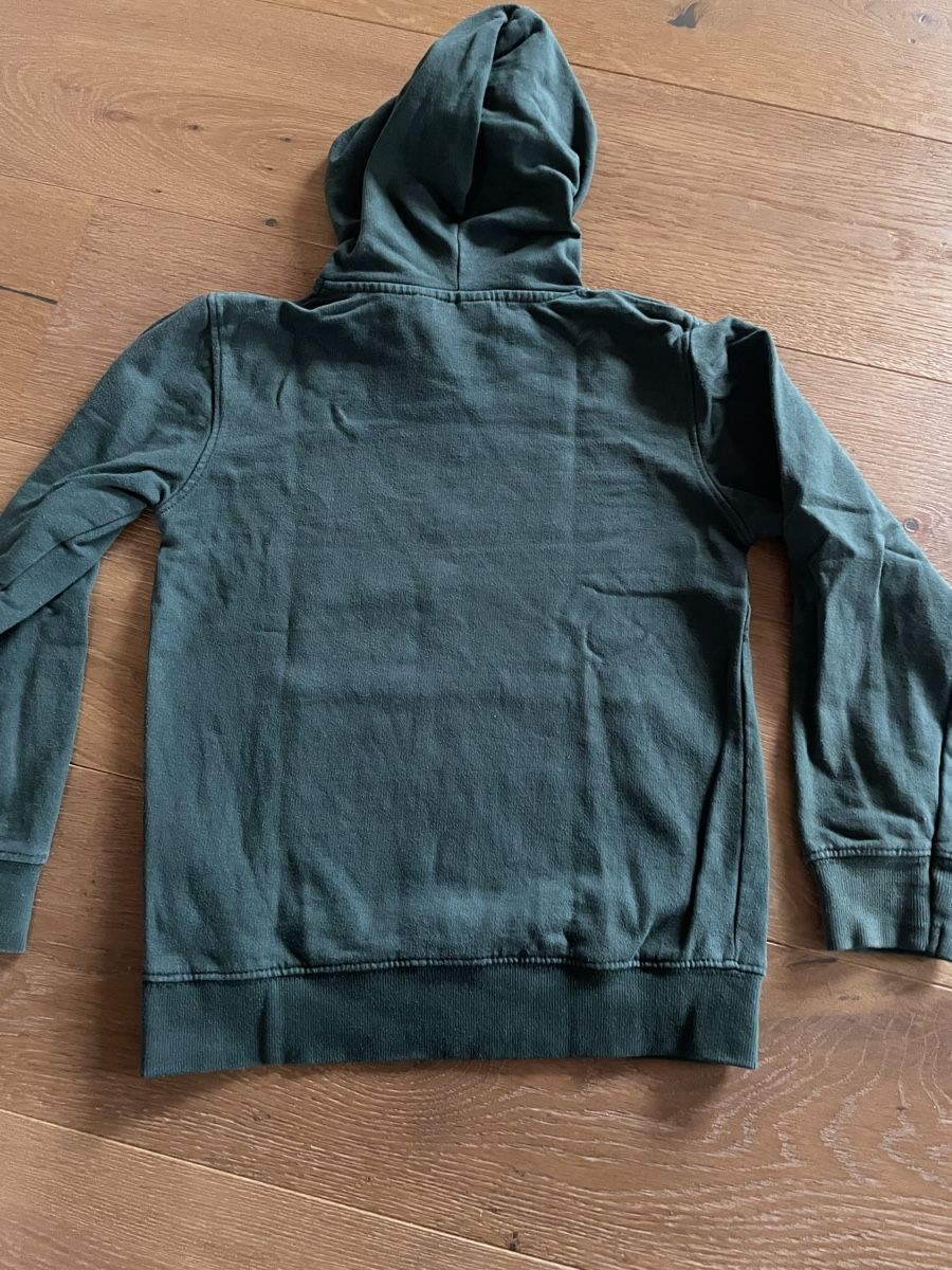 Pullover & Sweatshirts: Pullover / Hoodie – Gebraucht aus Aarwangen von erd_ngx8 1