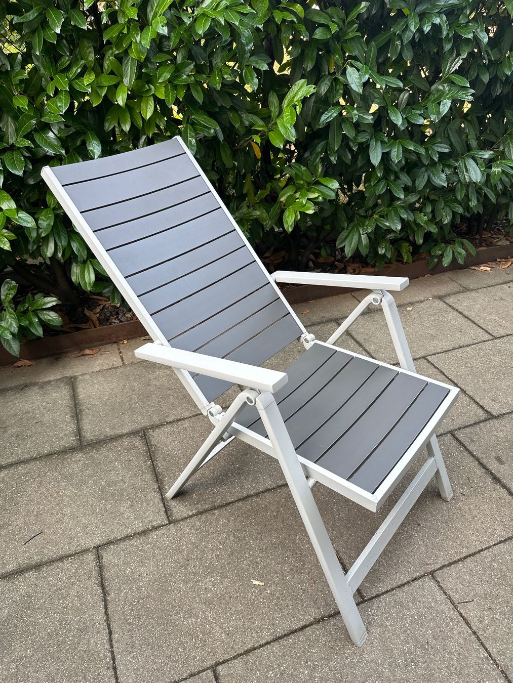Tischset: Gartentisch mit 4 Stühlen – Gebraucht aus Brugg AG von noe_vrr7 5
