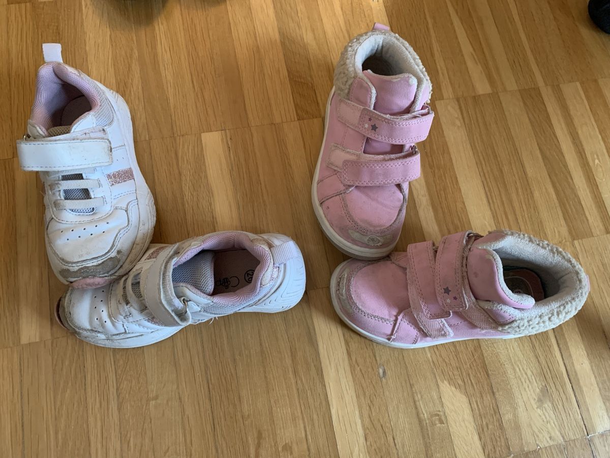 Scarpe per ragazze: Schuhpaket Mädchen, Grösse 26 – Usato da Basel venduto da aleksbalks 3
