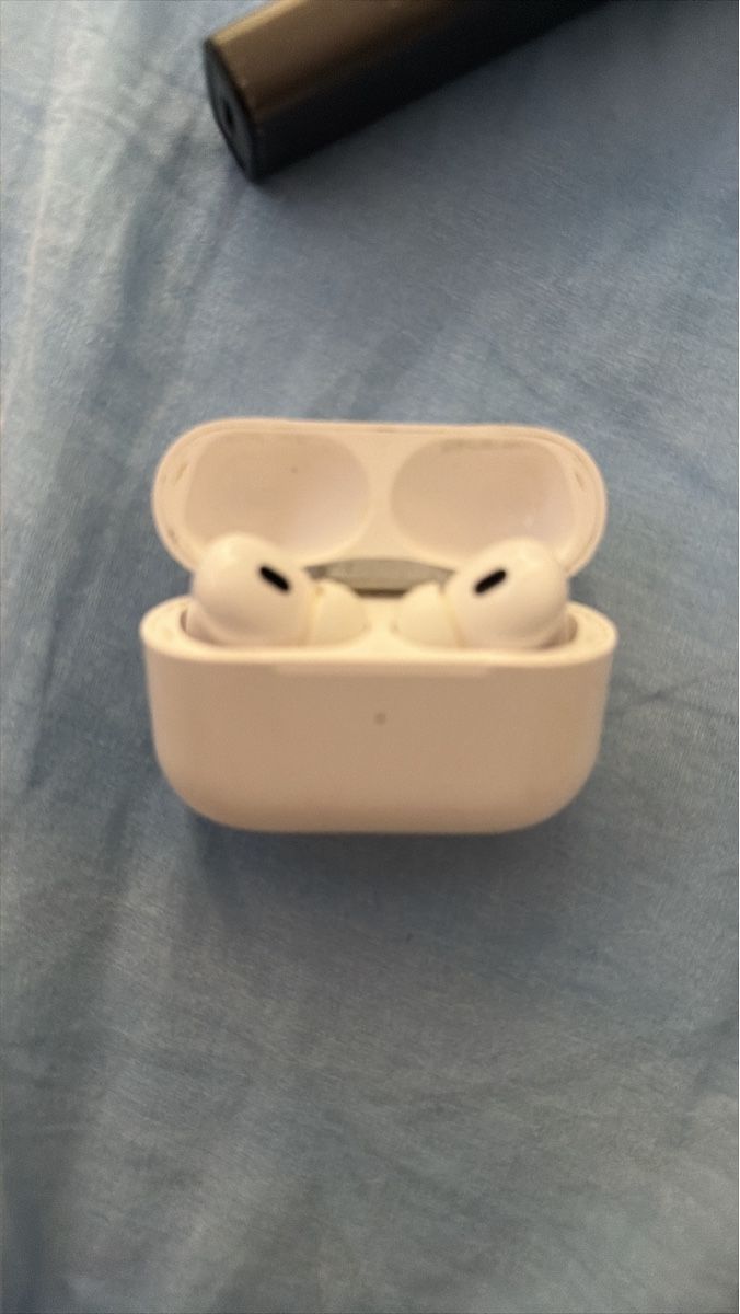 Apple Cuffie: Apple AirPods Pro (2. Gen) mit Ladecase – Usato da Hergiswil LU venduto da jan_rw52