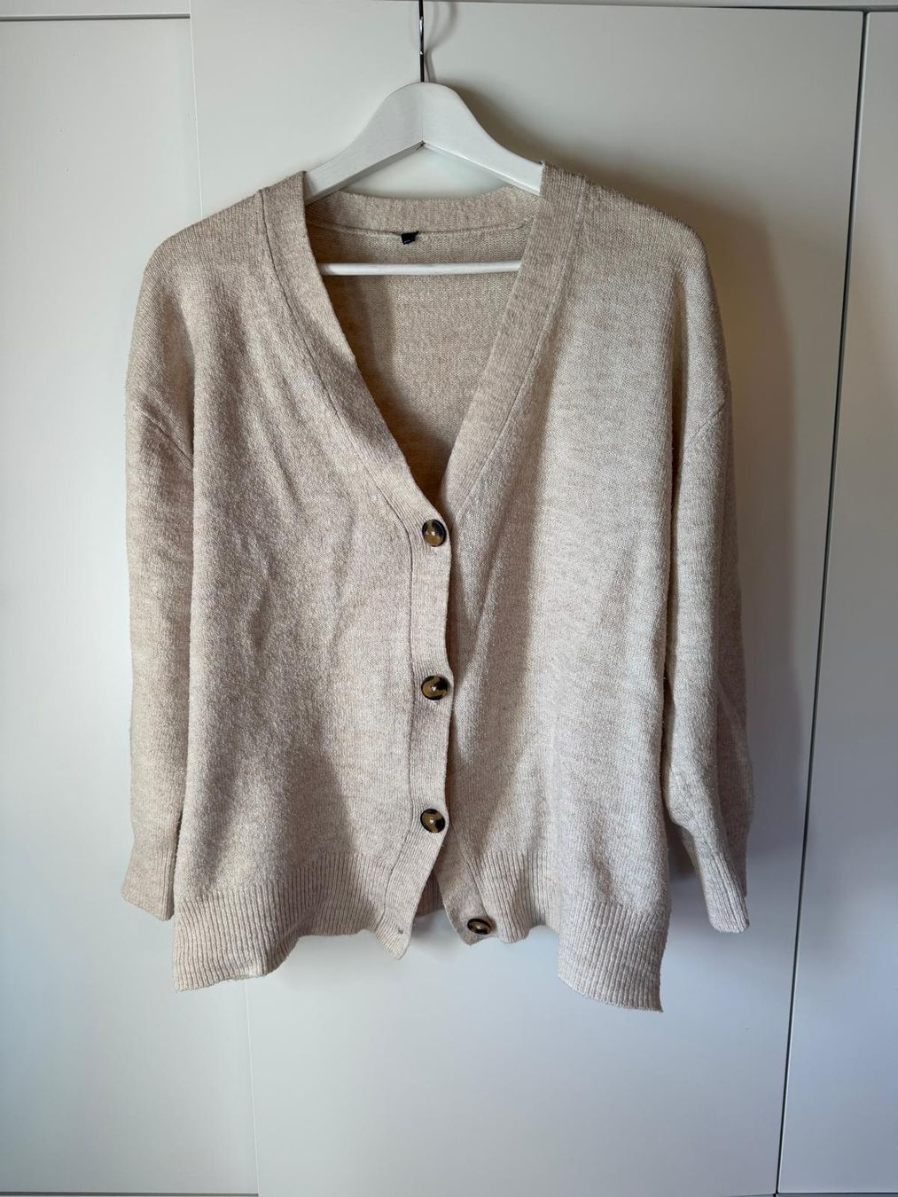 Maglioni & Felpe: Cardigan beige – Usato da Uerikon venduto da SilasSimba