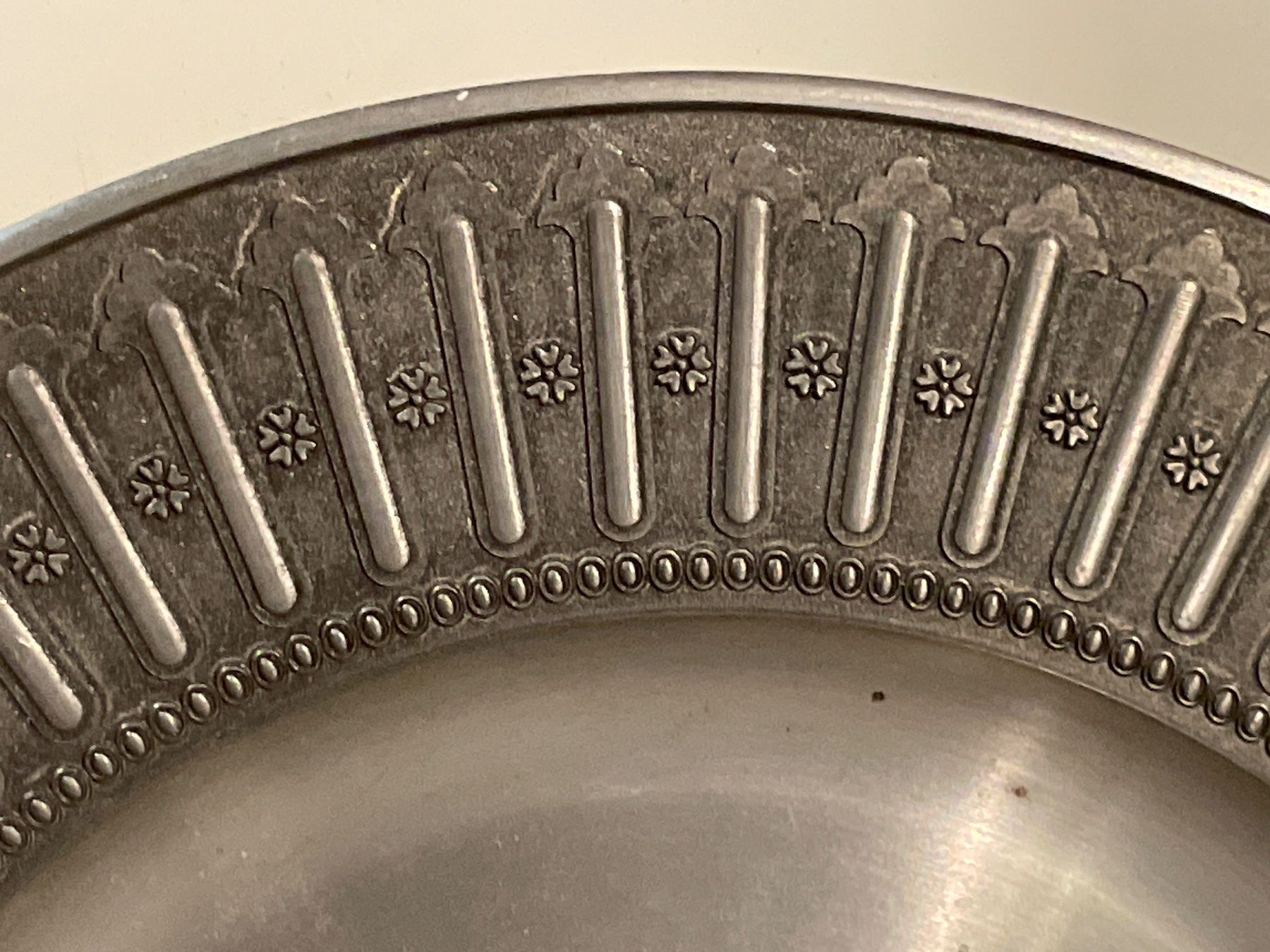 Alle Dekorationen: Zinnteller mit Gravur 475Gr. – Gebraucht aus St. Gallen von Gallus8 1