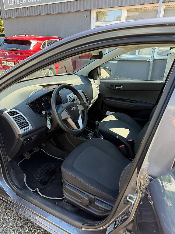 Hyundai Autos: Hyundai i20 – Gebraucht aus Basel von Cscro06 1
