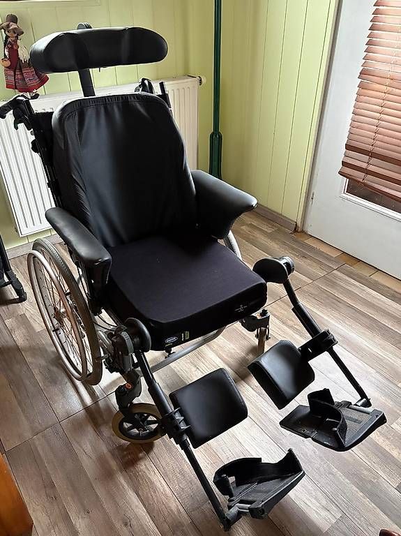Sedie a rotelle: Magnifique Fauteuil roulant  – Usato da St-Prex venduto da catallache