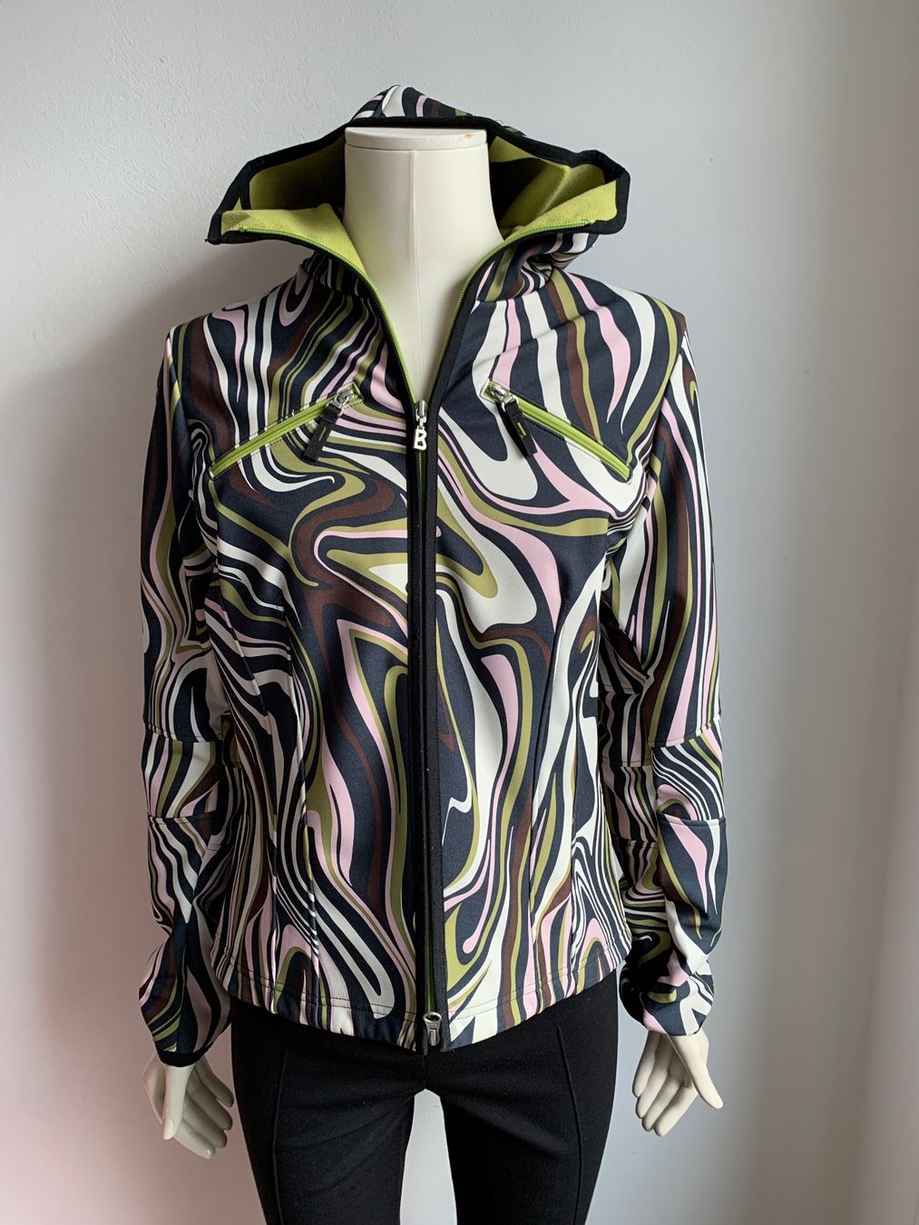 Bogner Giacche: Bogner Fire+Ice: Extravagante Softshell Jacke, 36, NP $750.- – Nuovo (secondo la descrizione) da Luzern venduto da designluzern 1