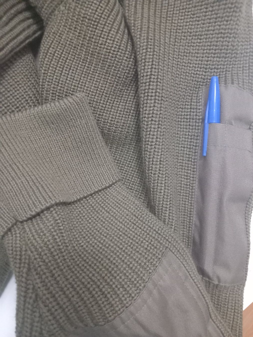 Pulls & Sweat-shirts: Pullover instructeur – D'occasion à Le Grand-Saconnex par Rgt87 5