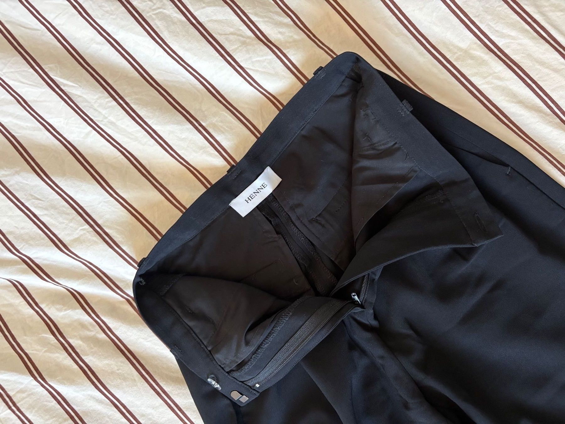 Pantaloni: Leichte Stoffhose von HENNE – Usato da Wallisellen venduto da lin_v 2