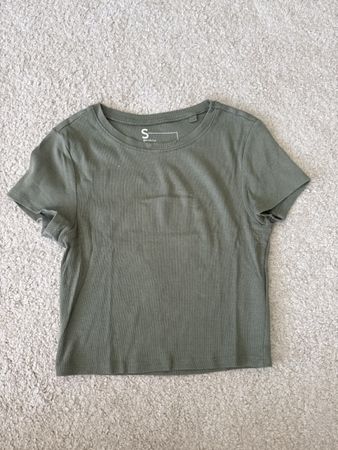 Olivgrünes crop Top